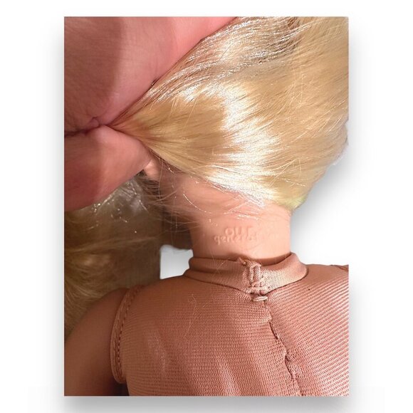 Phoebe Hair Grow Doll and Clothes Set 2 Tops 2 Skirts Sneakers Sandals Bracelet - Picture 15 of 16